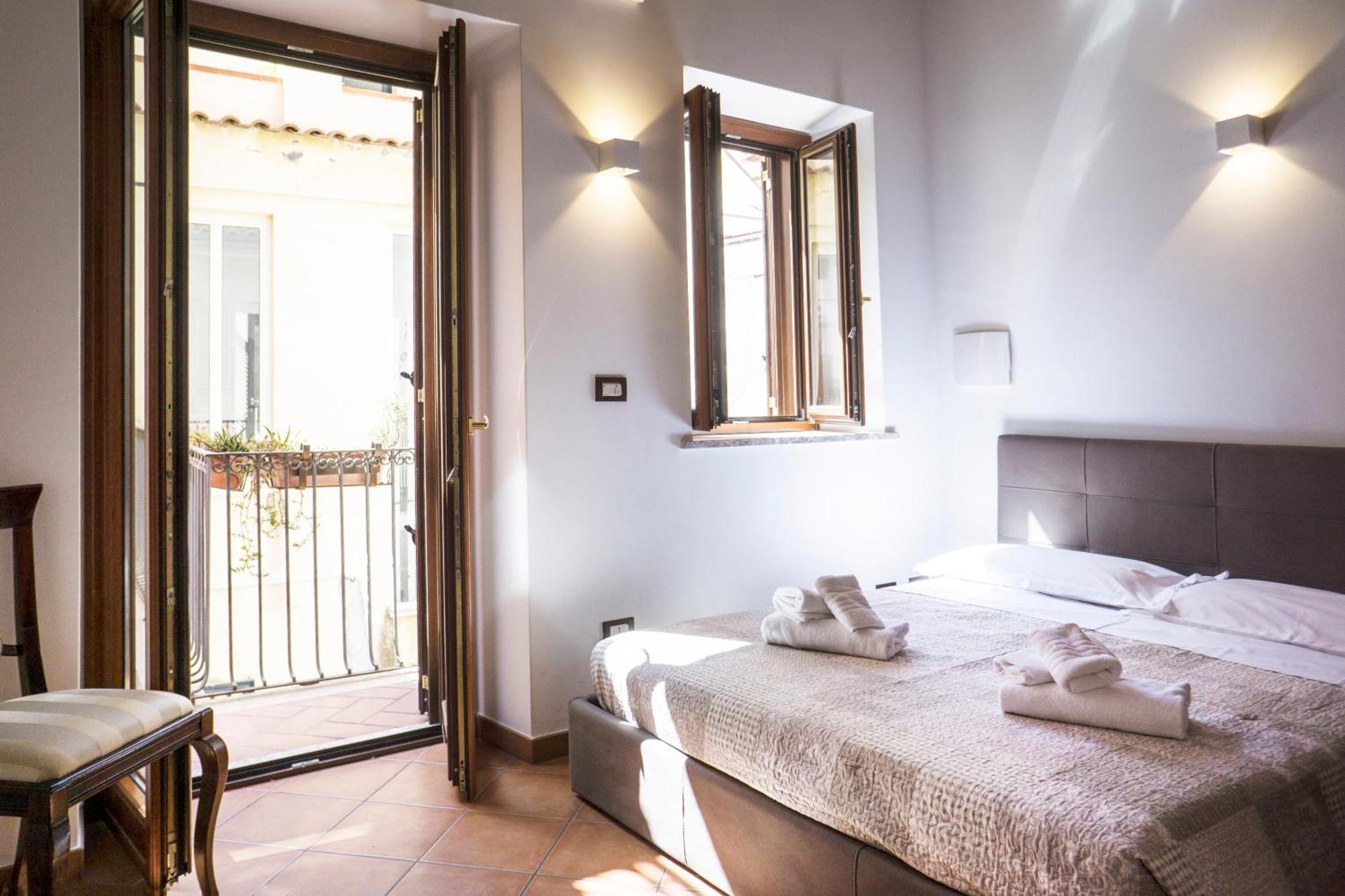 Tina House - Il Cortile Nel Centro Storico Di Lejlighed Taormina